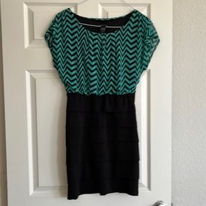 Chevron print dress in great condition